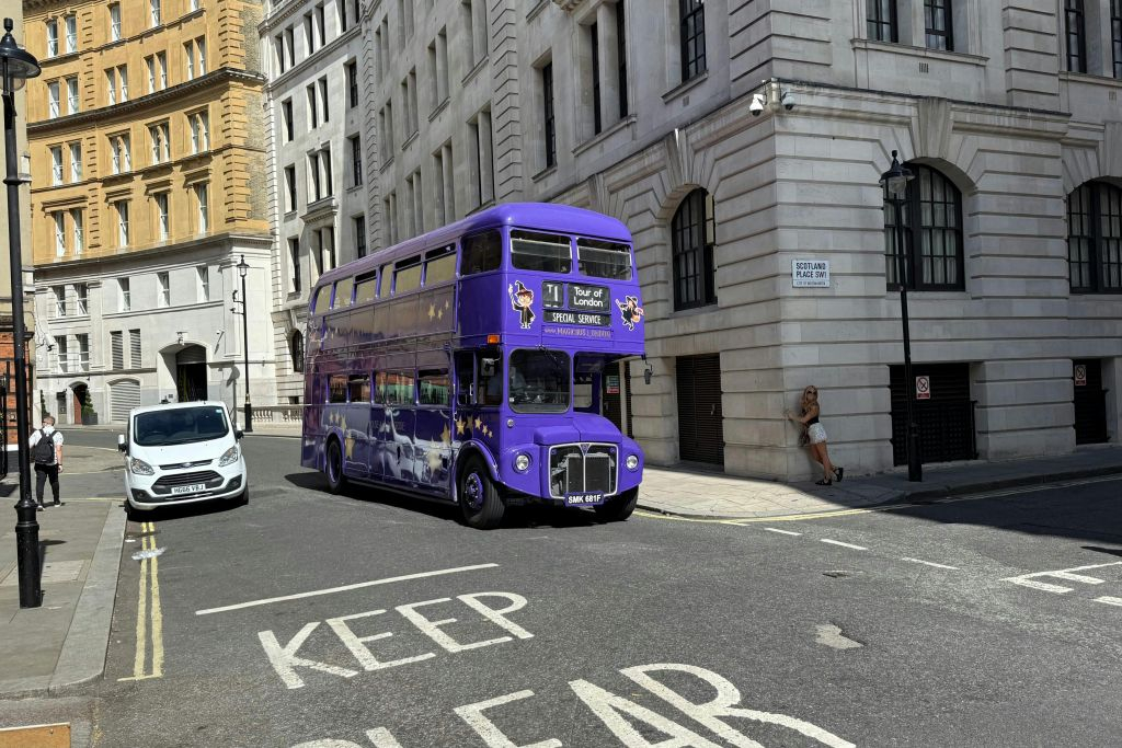 London: Harry Potter Filming Locations Guided Bus Tour