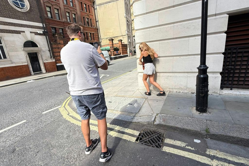 London: Harry Potter Filming Locations Guided Bus Tour