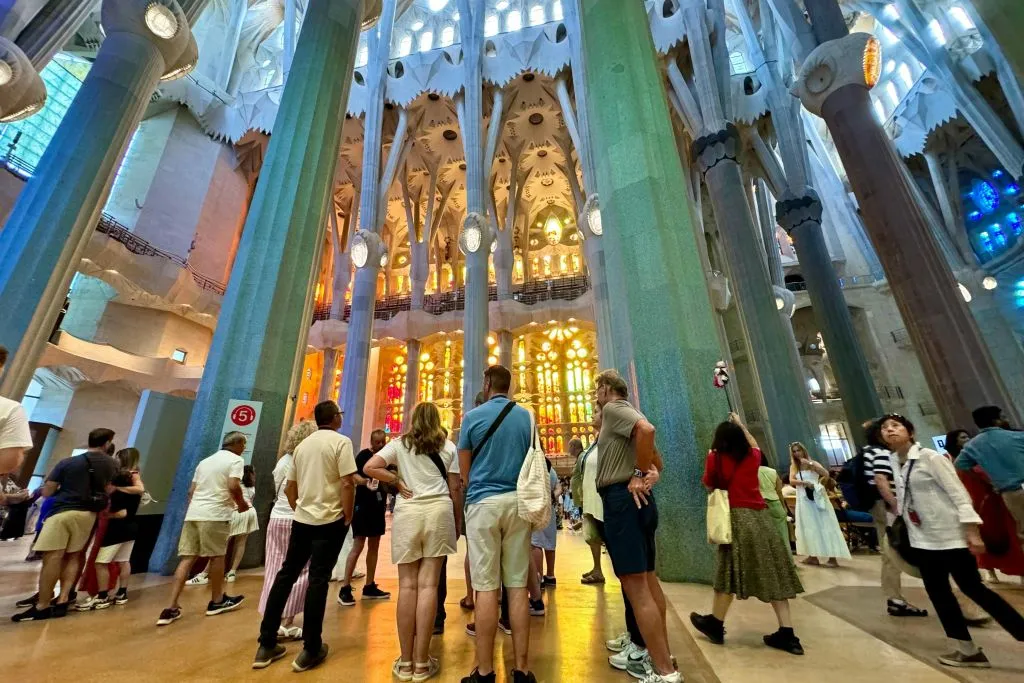 Sagrada Familia: entrada sin colas + tour en chino con guía