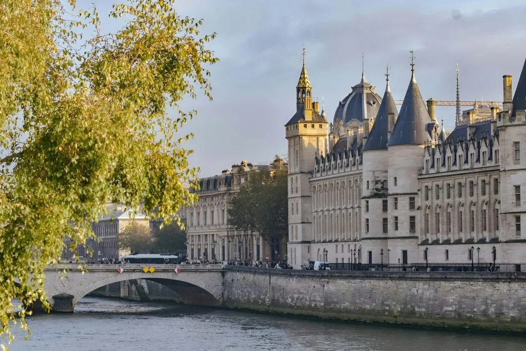 Paris : 1 jour d'entrée dans les principaux sites + transfert