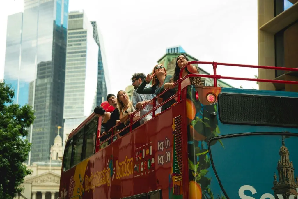 London: One-Way Uber Boat & 1-Day Hop-on Hop-off Bus Tour