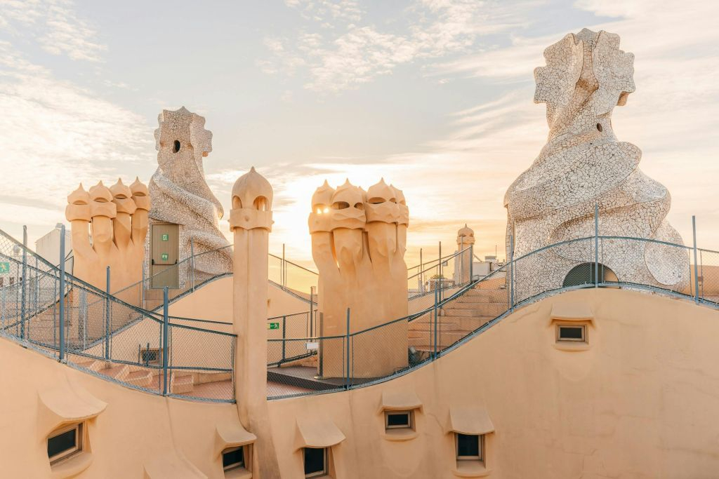 Casa Milà - La Pedrera: Tour guiado al amanecer en japonés