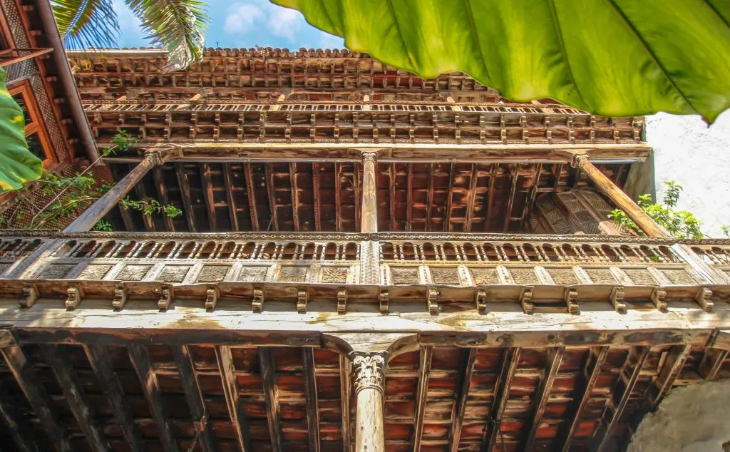 La Casa de los Balcones: Entrada