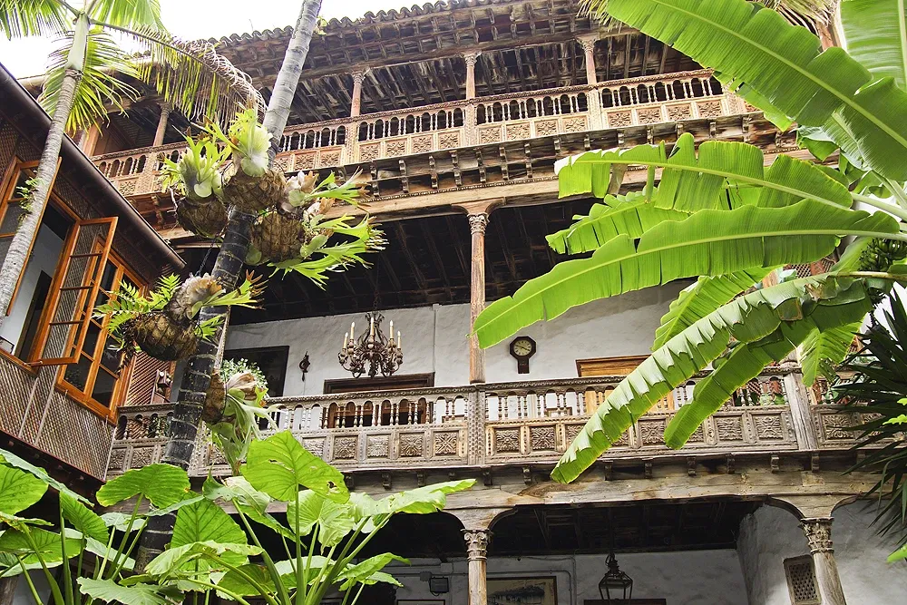 La Casa de los Balcones: Entrada