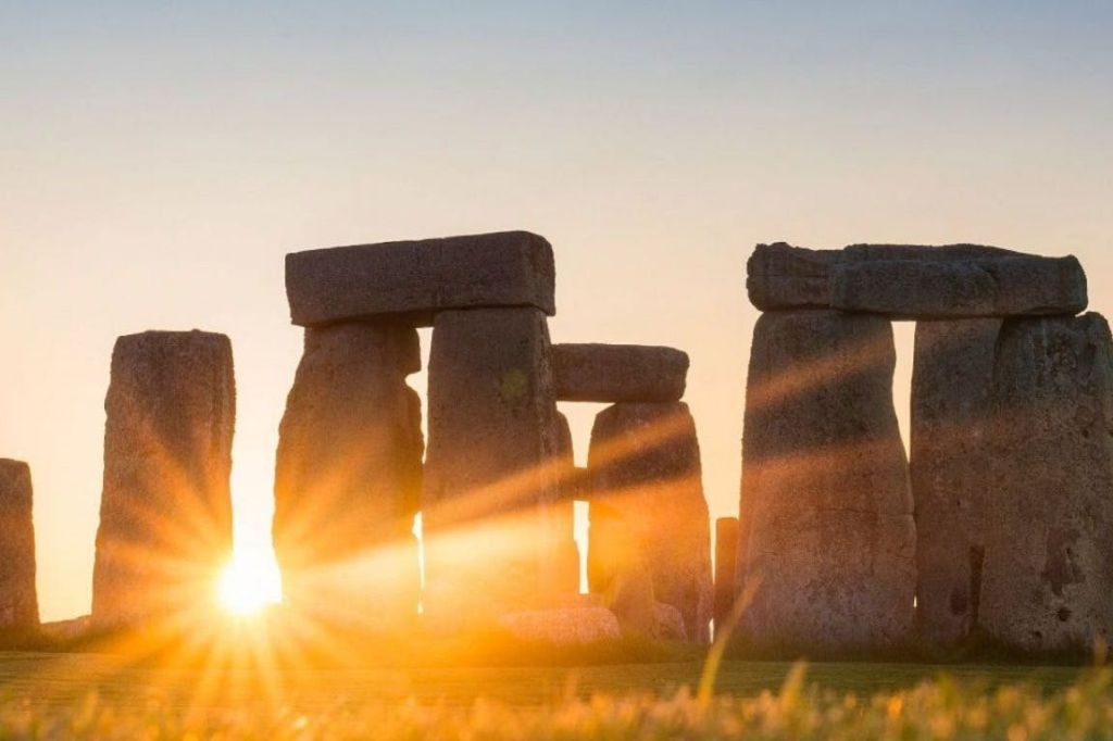 From London: Choice of Stonehenge, Windsor Castle & Roman Baths