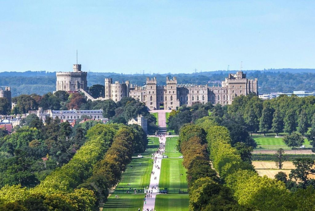 From London: Choice of Stonehenge, Windsor Castle & Roman Baths
