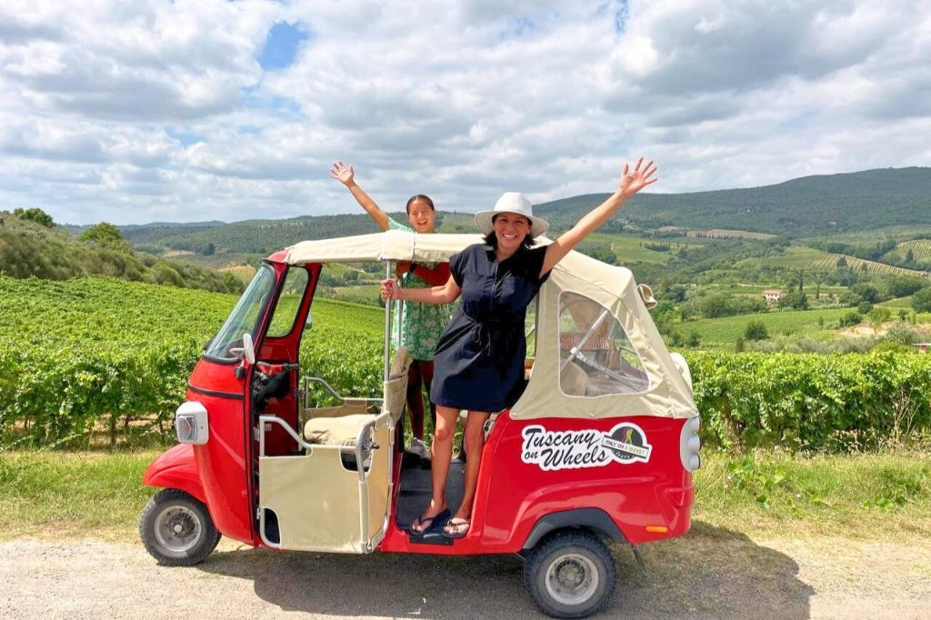 Toscane : visite guidée privée en tuk tuk + pique-nique + dégustation d'huile d'olive et de vin