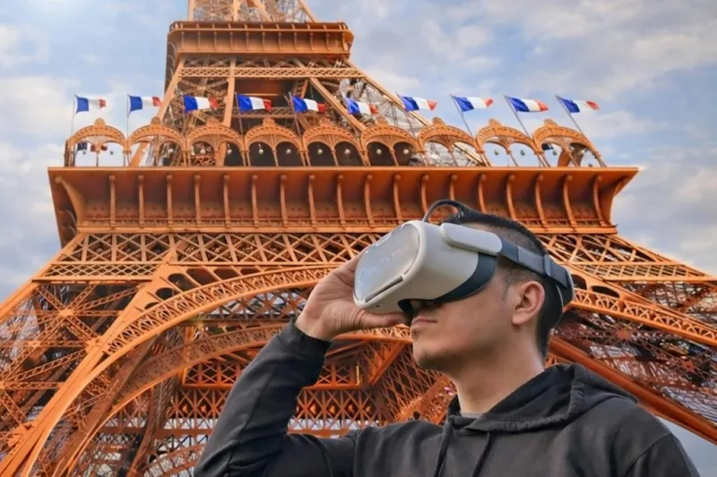 Eiffel Tower: Guided VR Experience