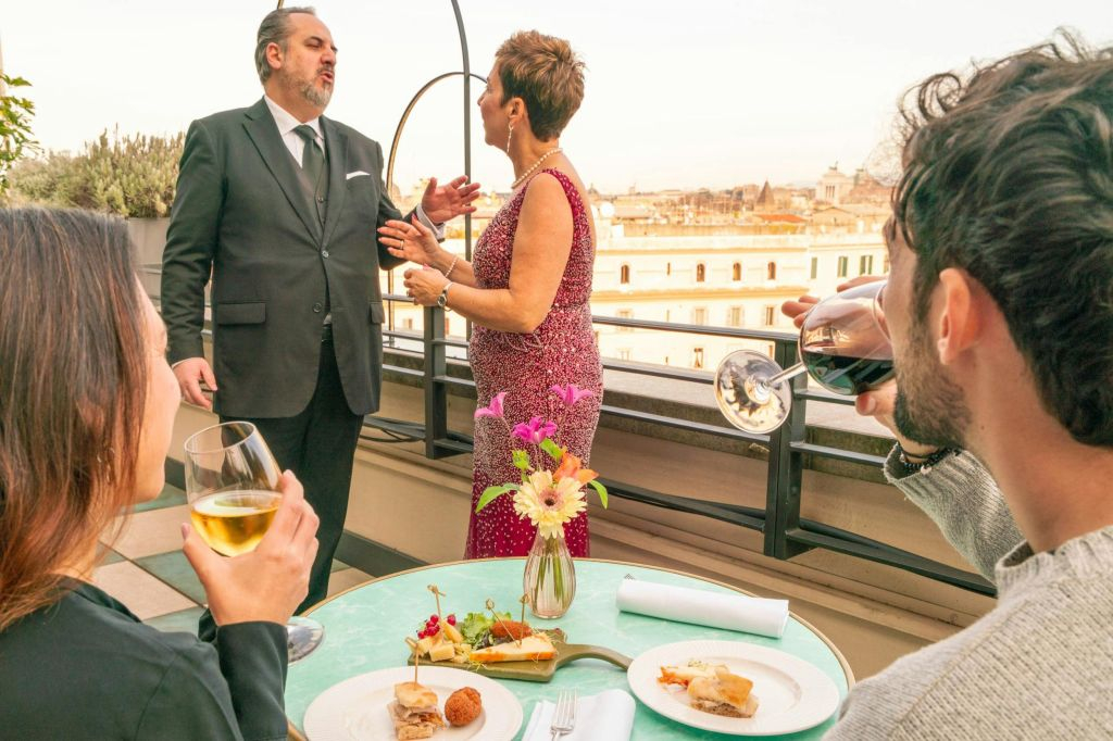 Roma: Opera sul tetto di Trastevere + Aperitivo + Vino