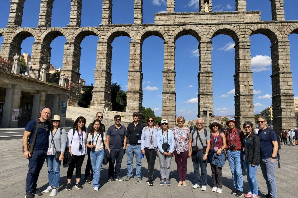 Segovia & Avila: Guided Walking Tour from Madrid