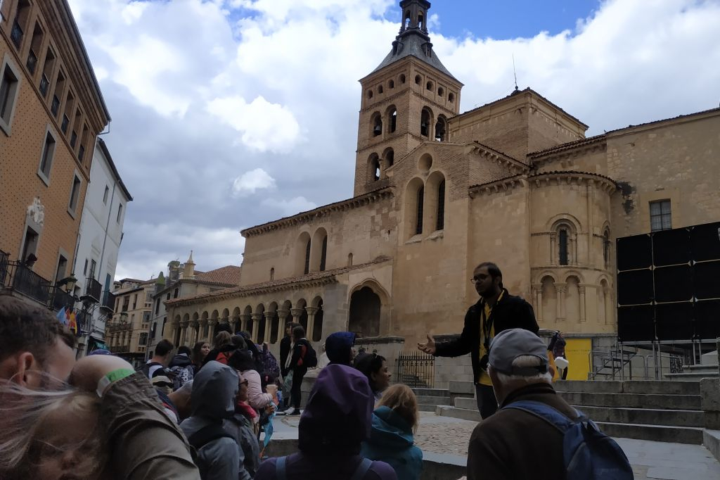 Segovia & Avila: Guided Walking Tour from Madrid