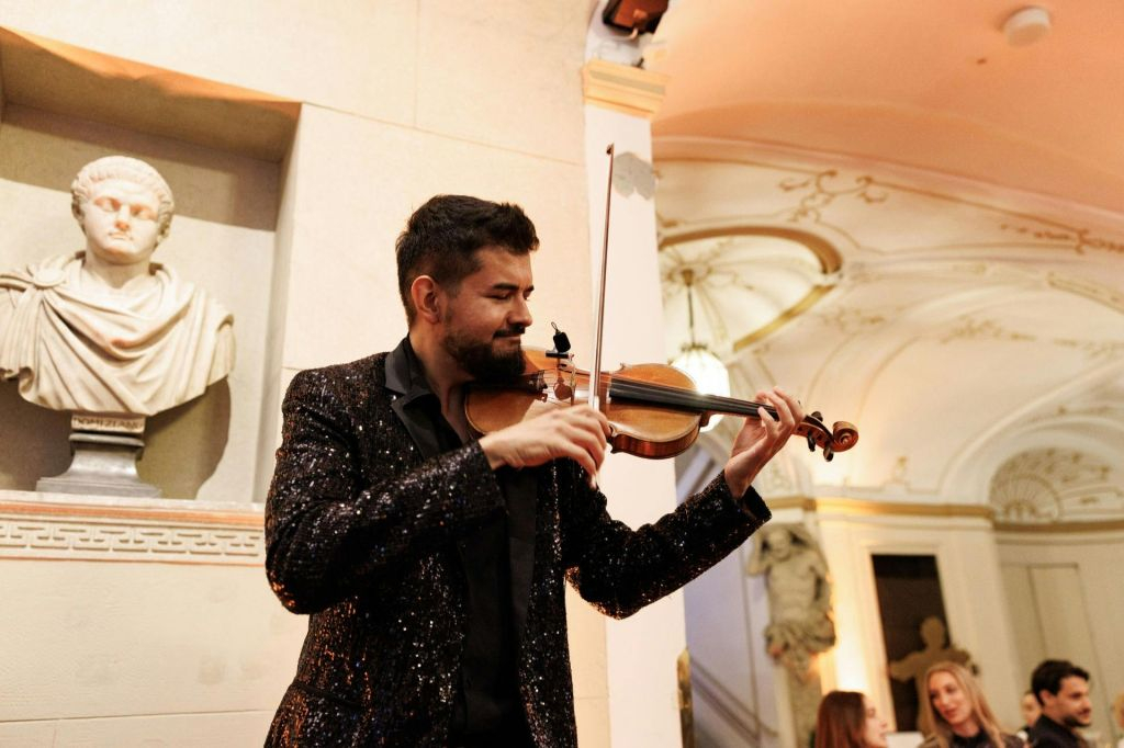Palácio Auersperg: Bilhete de entrada para a Midnight Society