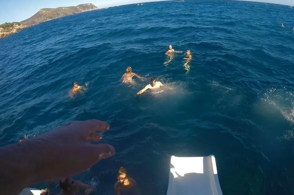 Cap de Creus: Paseo en barco desde Roses + Parada para nadar + Audioguía