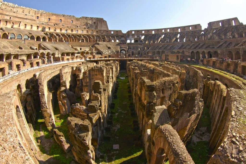 Colosseo e Foro Romano: Tour per piccoli gruppi + prelievo dall'hotel