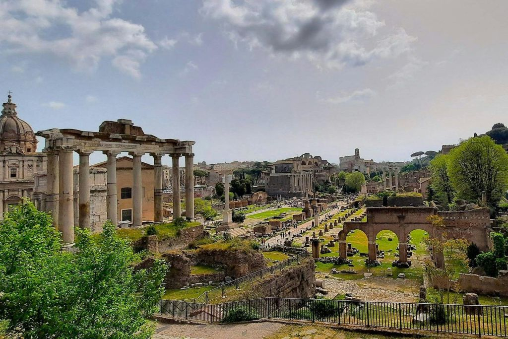 Colosseo e Foro Romano: Tour per piccoli gruppi + prelievo dall'hotel