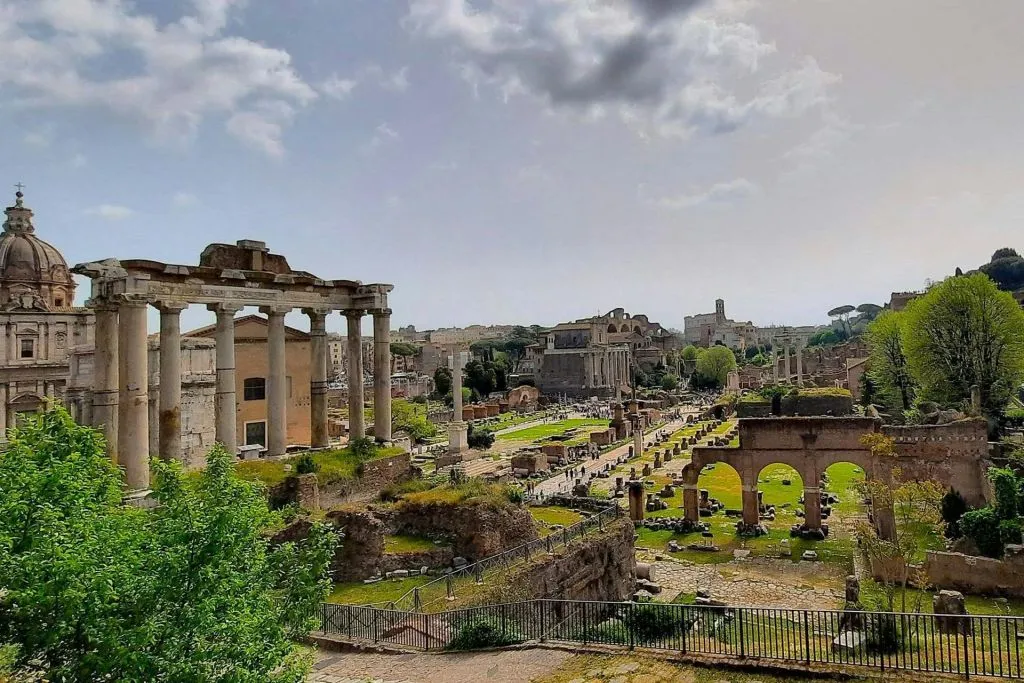 Colosseo e Foro Romano: Tour per piccoli gruppi + prelievo dall'hotel