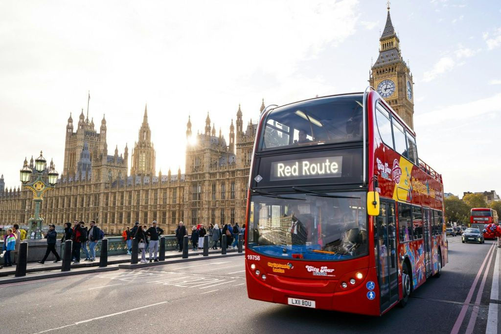 Londres: Bus turístico + Uber Barco