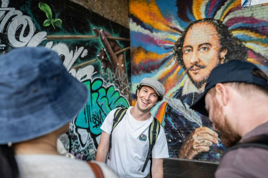 Private Tour: See Over 30 Top London Sights! Fun Local Guide