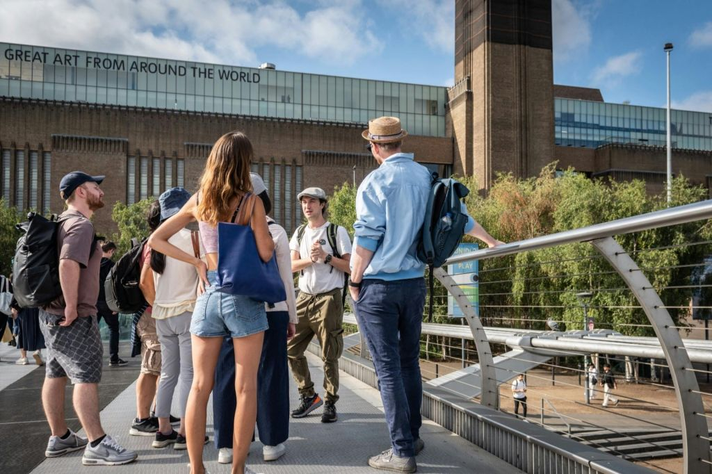 Private Tour: See Over 30 Top London Sights! Fun Local Guide