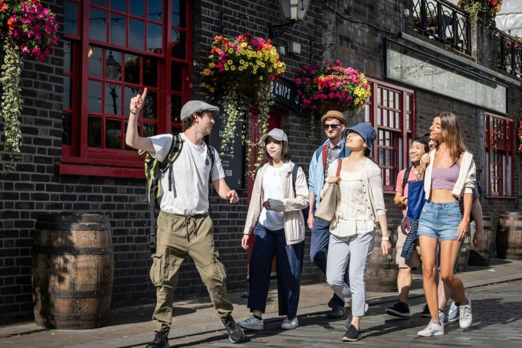 Private Tour: See Over 30 Top London Sights! Fun Local Guide