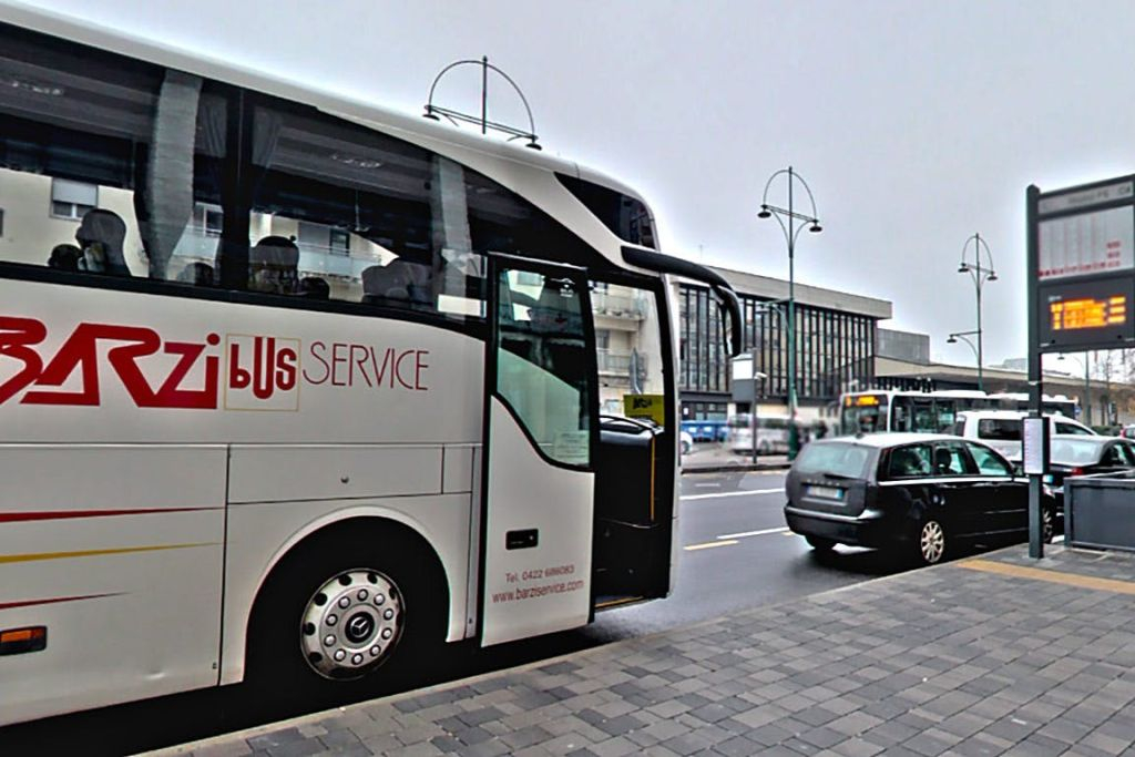 Venice: Bus Transfer to Treviso Airport (TSF) by Barzi Service