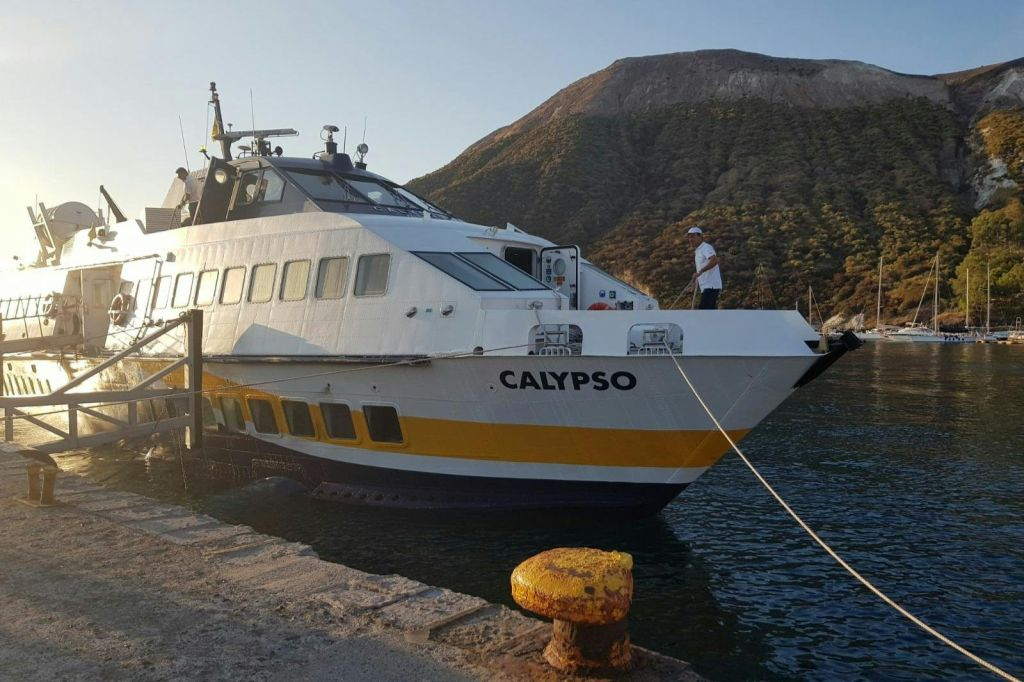 Îles Éoliennes : Ferry aller simple de Lipari à Filicudi