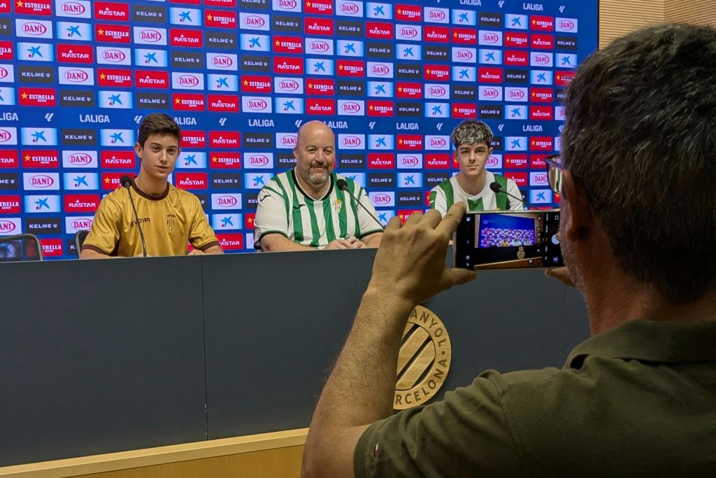 Barcelona: Visita guiada de fútbol con 4 clubes y 2 museos