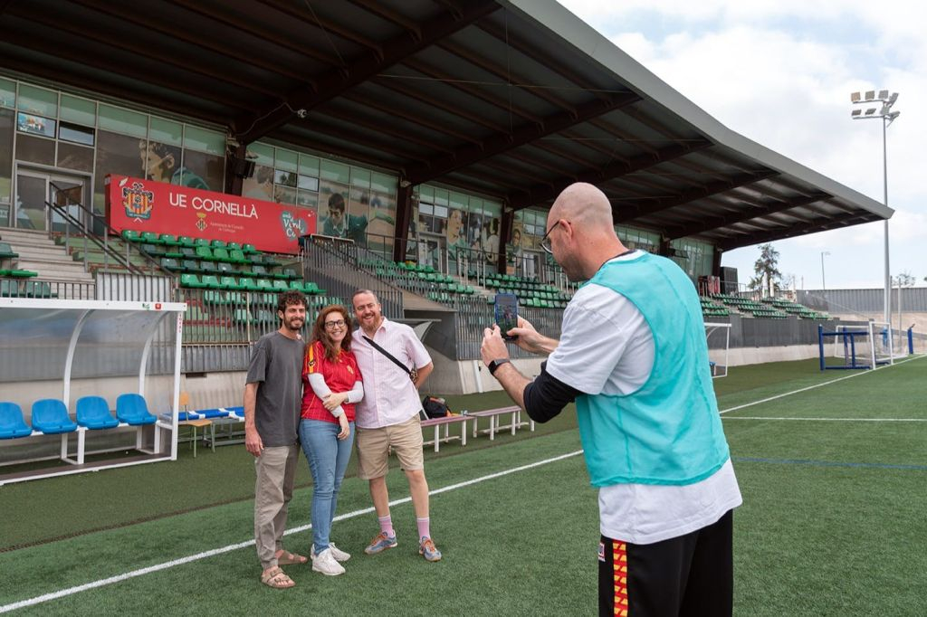 Barcelona: Visita guiada de fútbol con 4 clubes y 2 museos