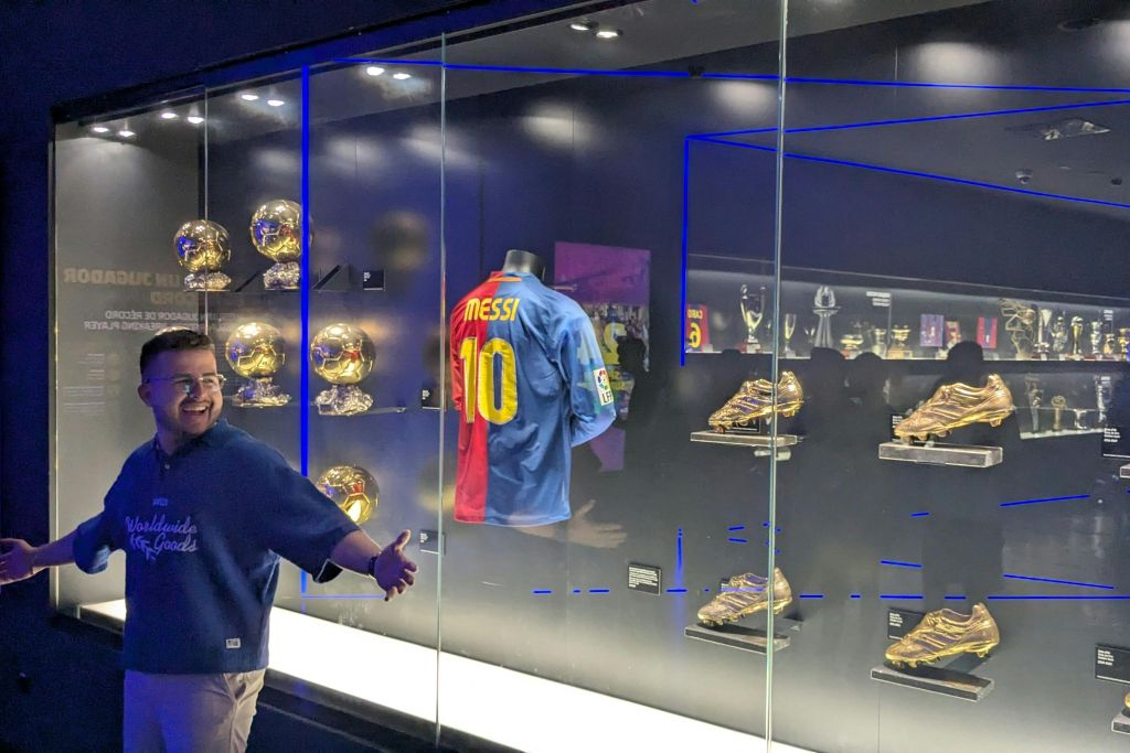 Barcelona: Visita guiada de fútbol con 4 clubes y 2 museos