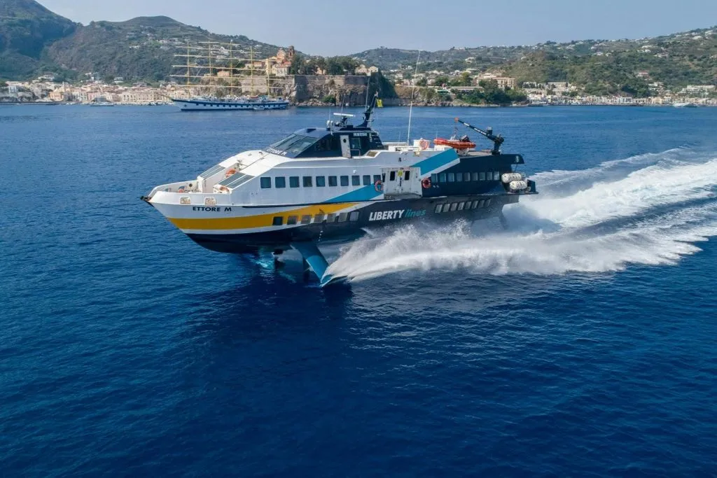 Isole Eolie: Traghetto di sola andata da Lipari a Milazzo