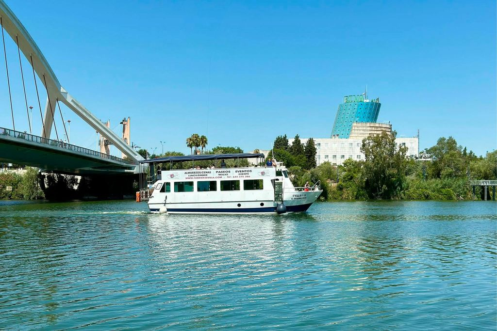 Sevilla: Paseo en barco guiado por el Guadalquivir