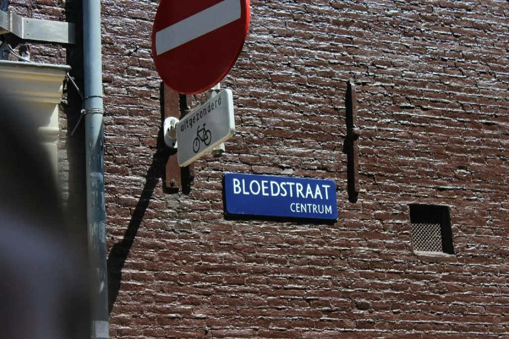 Amsterdam: Tour Audio del Quartiere a Luci Rosse