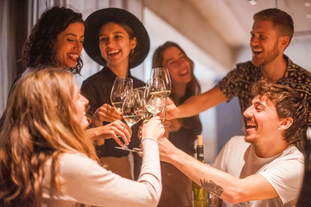 Montserrat & Wineries: Round trip + Wine Experience with Traditional Meal