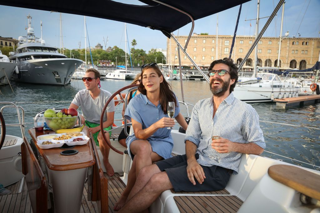 2 heures de navigation à Barcelone + boissons et collations