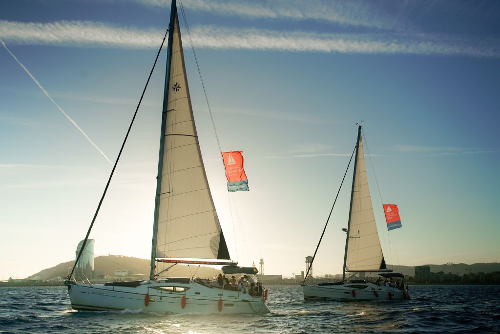 2 heures de navigation à Barcelone + boissons et collations