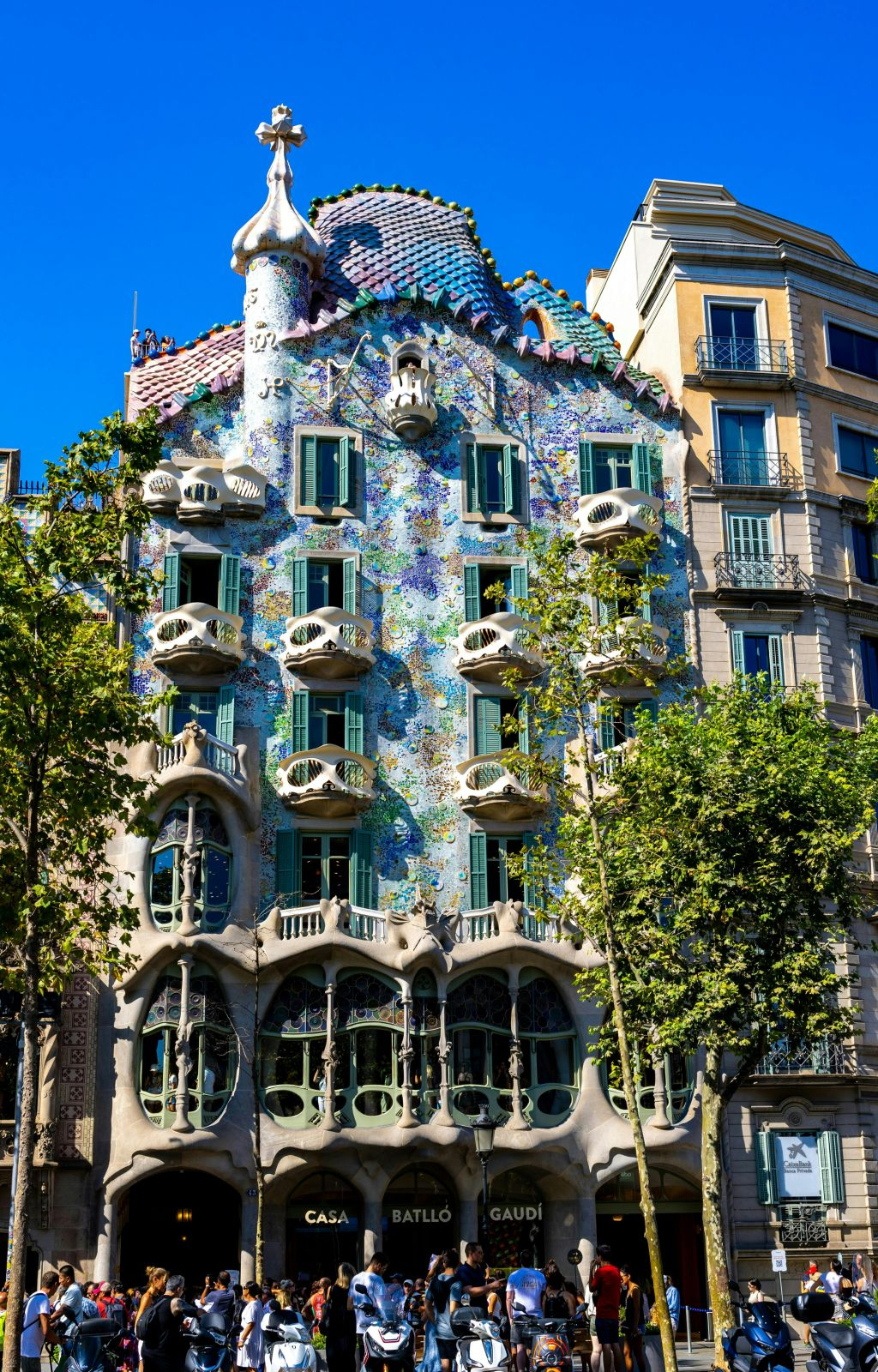 Casa Batlló: Esperienza 10D + La Pedrera Essential: Salta la coda + Audioguida