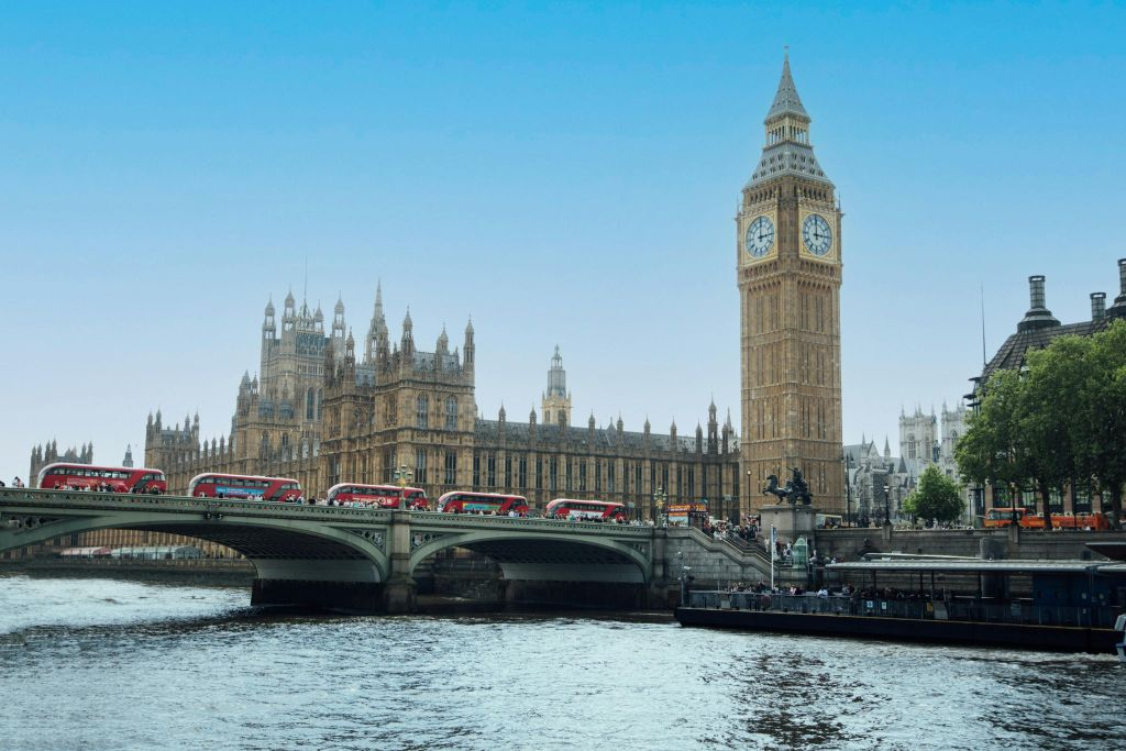 London: Guided Thames River Cruise