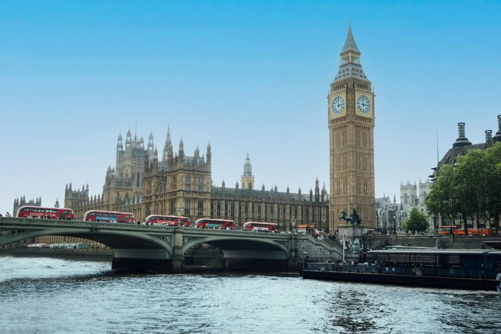 London: Guided Thames River Cruise