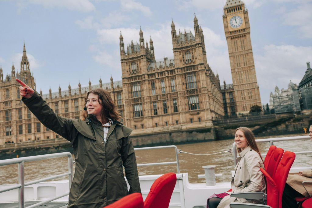 London: Guided Thames River Cruise