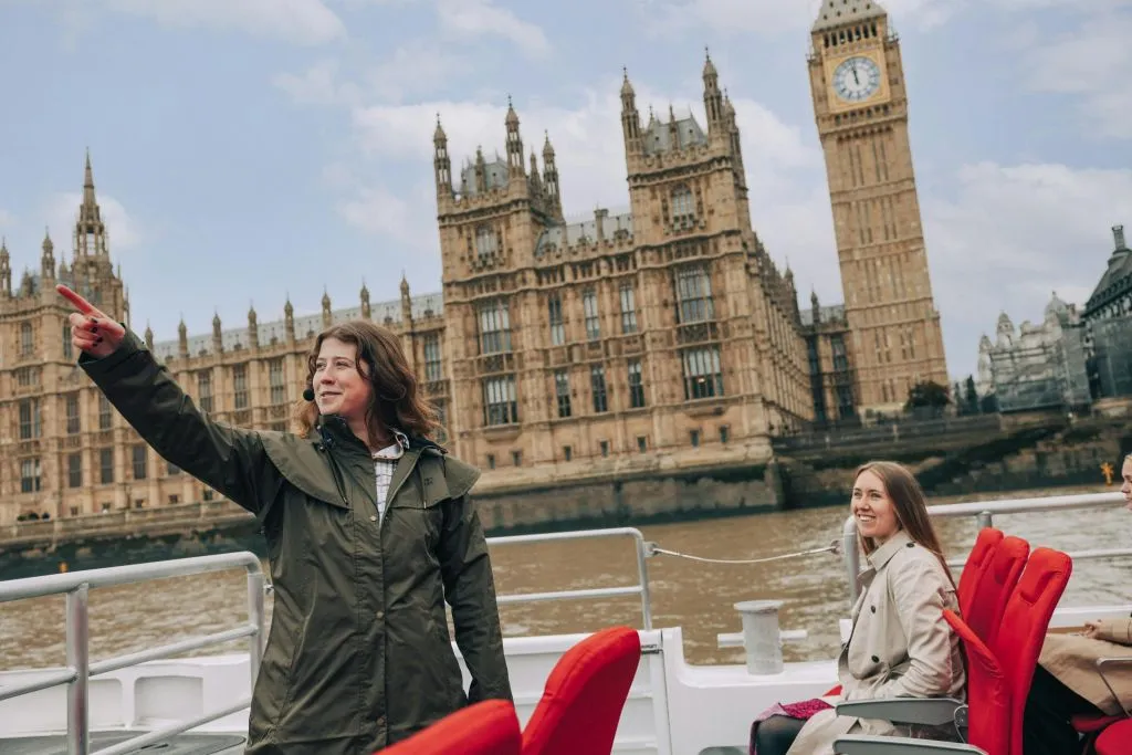 London: Guided Thames River Cruise