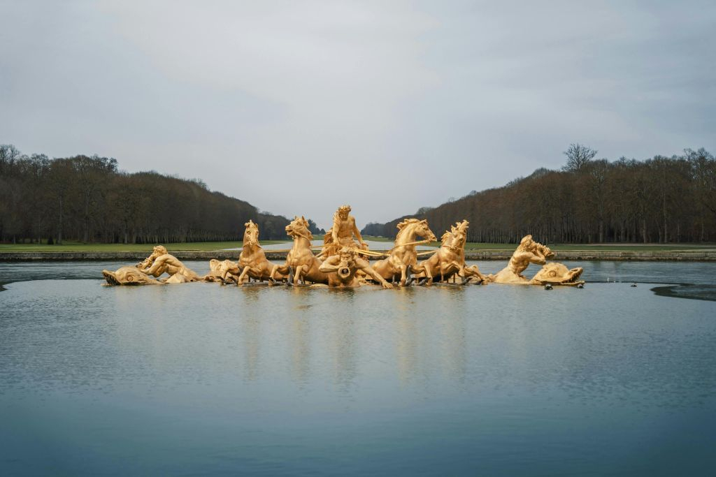 Eiffel Tower & Versailles Palace: One-Day Tour