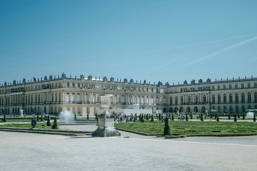 Eiffel Tower & Versailles Palace: One-Day Tour
