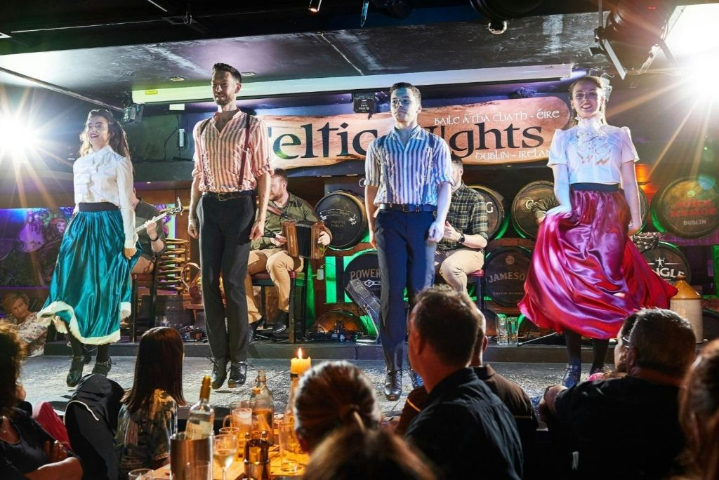 Dublin: Noites Celtas com jantar, música e espetáculo de dança irlandeses