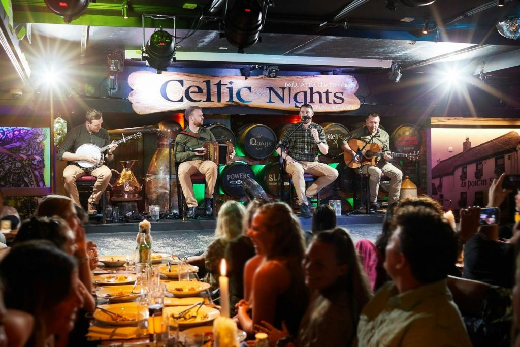 Dublin: Noites Celtas com jantar, música e espetáculo de dança irlandeses