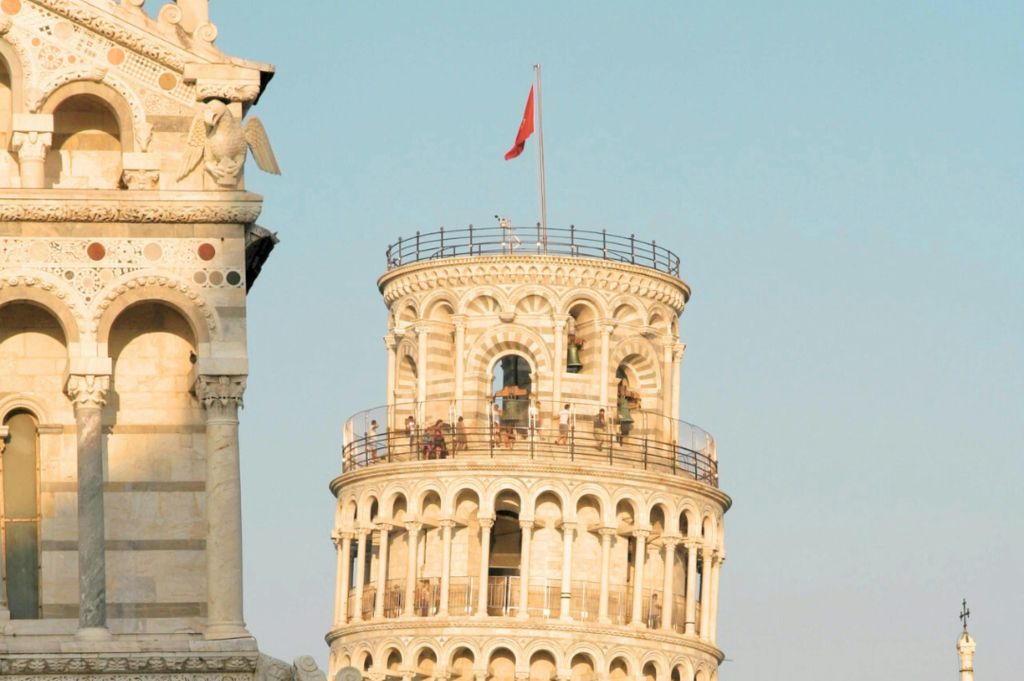 Pisa: App di audioguida multilingue Tour a piedi con guida dal vivo