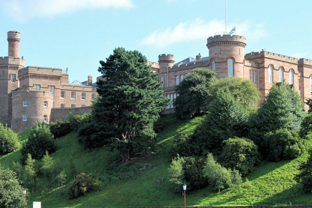 Inverness Castle: Entry Ticket + City Audio Guide
