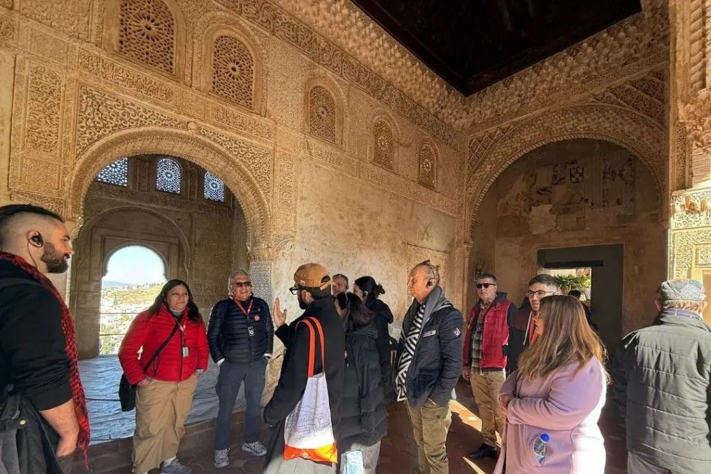 Alhambra: Visita guiada de un día + City Pass