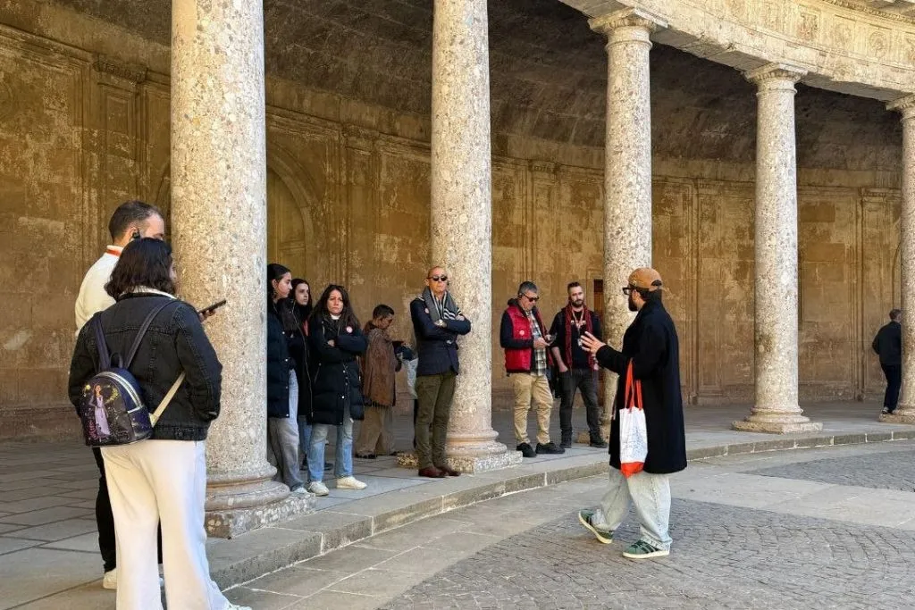 Alhambra: Visita guiada de un día + City Pass
