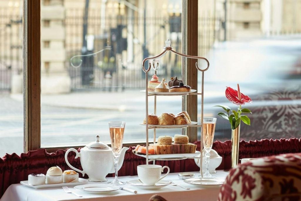 London: Royal Tour with Afternoon Tea