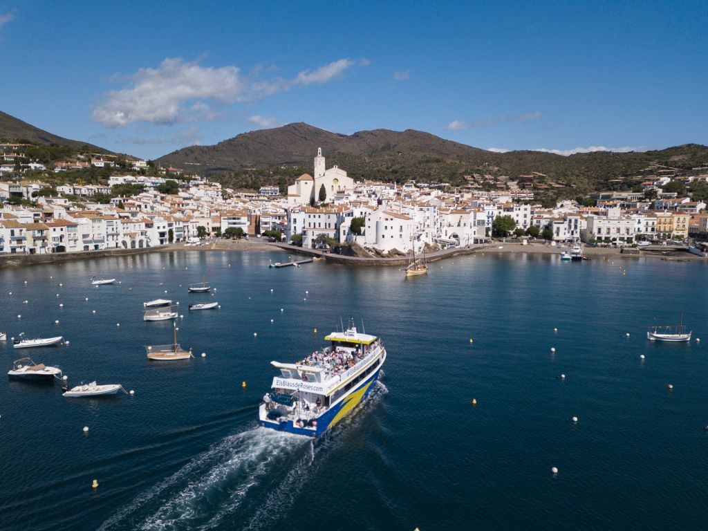 Costa Brava: Excursión en barco al Cap de Creus, Cadaqués y Portlligat desde Roses